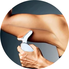 Device gliding over the upper arm